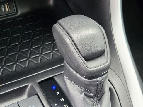 Used 2025 Toyota RAV4 LE FWD image 17