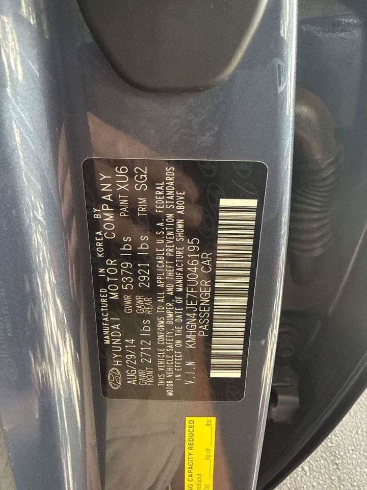 Used 2015 Hyundai Genesis 3.8 RWD image 3
