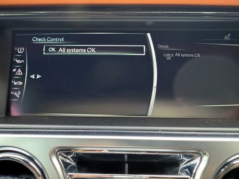 Used 2018 Rolls-Royce Dawn RWD image 62