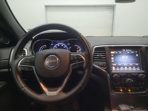Used 2017 Jeep Grand Cherokee Altitude AWD/4WD image 22
