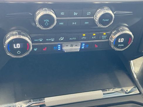 Used 2021 Ford F150 Lariat w/ Equipment Group 502A High AWD/4WD image 19