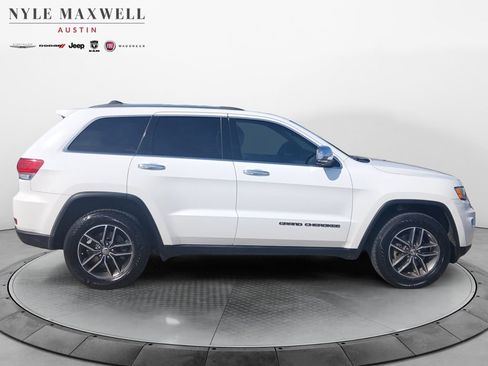 Used 2017 Jeep Grand Cherokee Limited RWD image 17