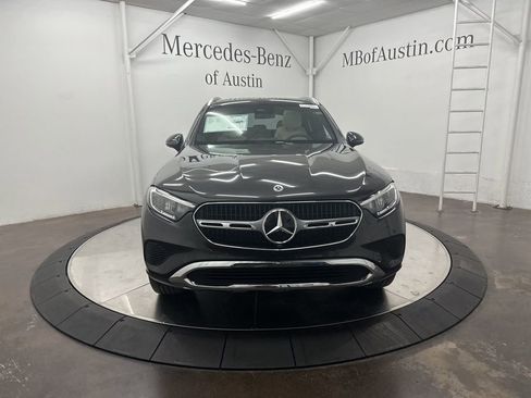Used 2026 Mercedes-Benz GLC 300 image 2