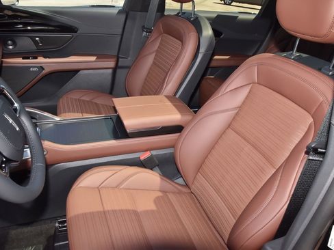 New 2026 Lincoln Nautilus Reserve w/ Jet Appearance Package AWD/4WD image 39