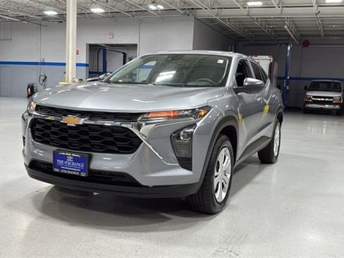 Used 2024 Chevrolet Trax LS image 17