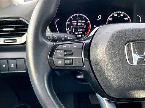 Used 2023 Honda Pilot Touring image 24