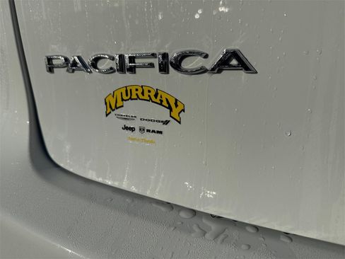 New 2026 Chrysler Pacifica Select image 16