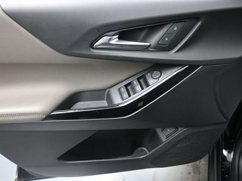 Used 2025 Chevrolet Equinox LT w/ Convenience Package II image 13