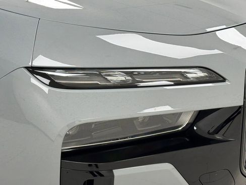 Used 2024 BMW 760i xDrive 760i xDrive w/ Executive Package image 37