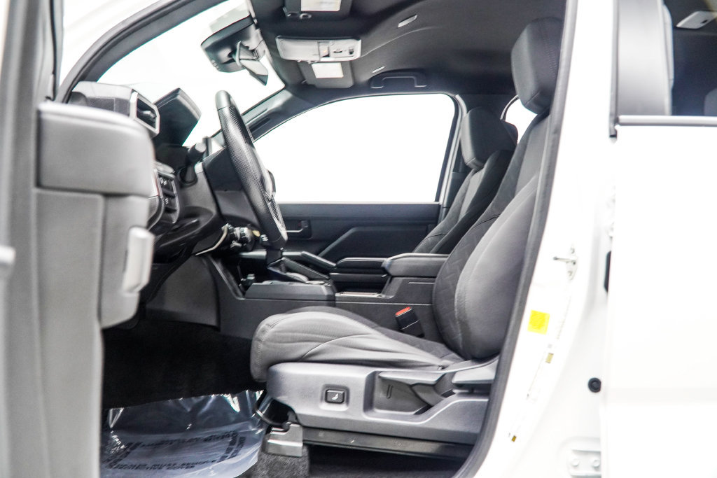 Used 2024 Toyota Tacoma SR5 RWD image 39