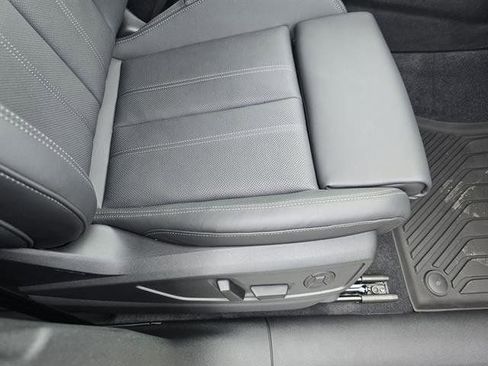 New 2025 Audi Q5 Premium Plus image 17