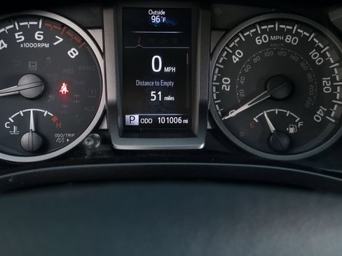 Used 2020 Toyota Tacoma TRD Sport image 19