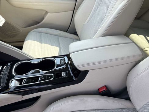 Certified 2021 Buick Envision Preferred FWD image 21