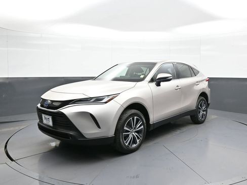 Certified 2023 Toyota Venza LE AWD/4WD image 1