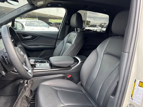 Used 2023 Audi Q7 2.0T Premium Plus w/ Premium Plus Package AWD/4WD image 13