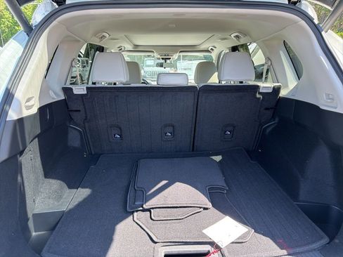 Used 2023 Nissan Rogue SV w/ SV Premium B Package FWD image 18