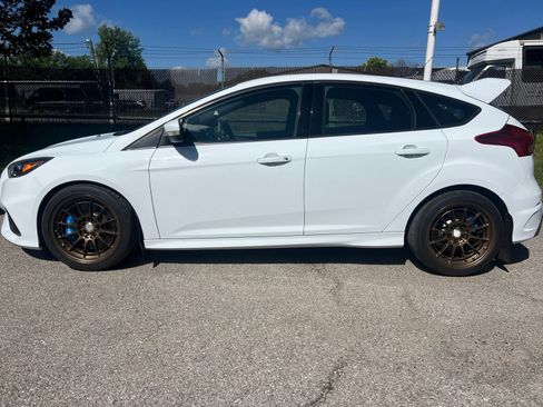 Used 2017 Ford Focus RS AWD/4WD image 9