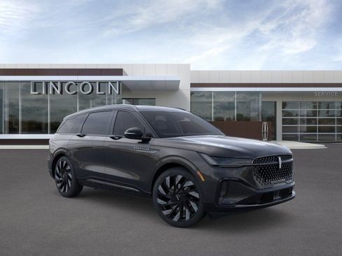 New 2026 Lincoln Nautilus Reserve w/ Jet Appearance Package AWD/4WD image 7