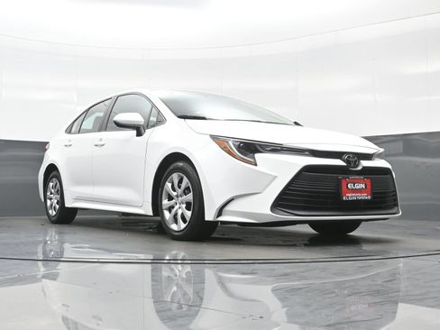 Used 2024 Toyota Corolla LE FWD image 24