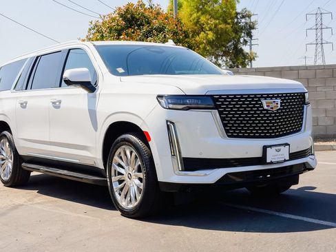 Used 2023 Cadillac Escalade ESV Premium Luxury RWD image 5