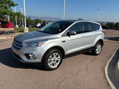 Used 2019 Ford Escape SE AWD/4WD image 3