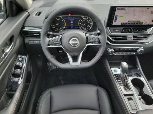New 2025 Nissan Altima 2.5 SR image 12