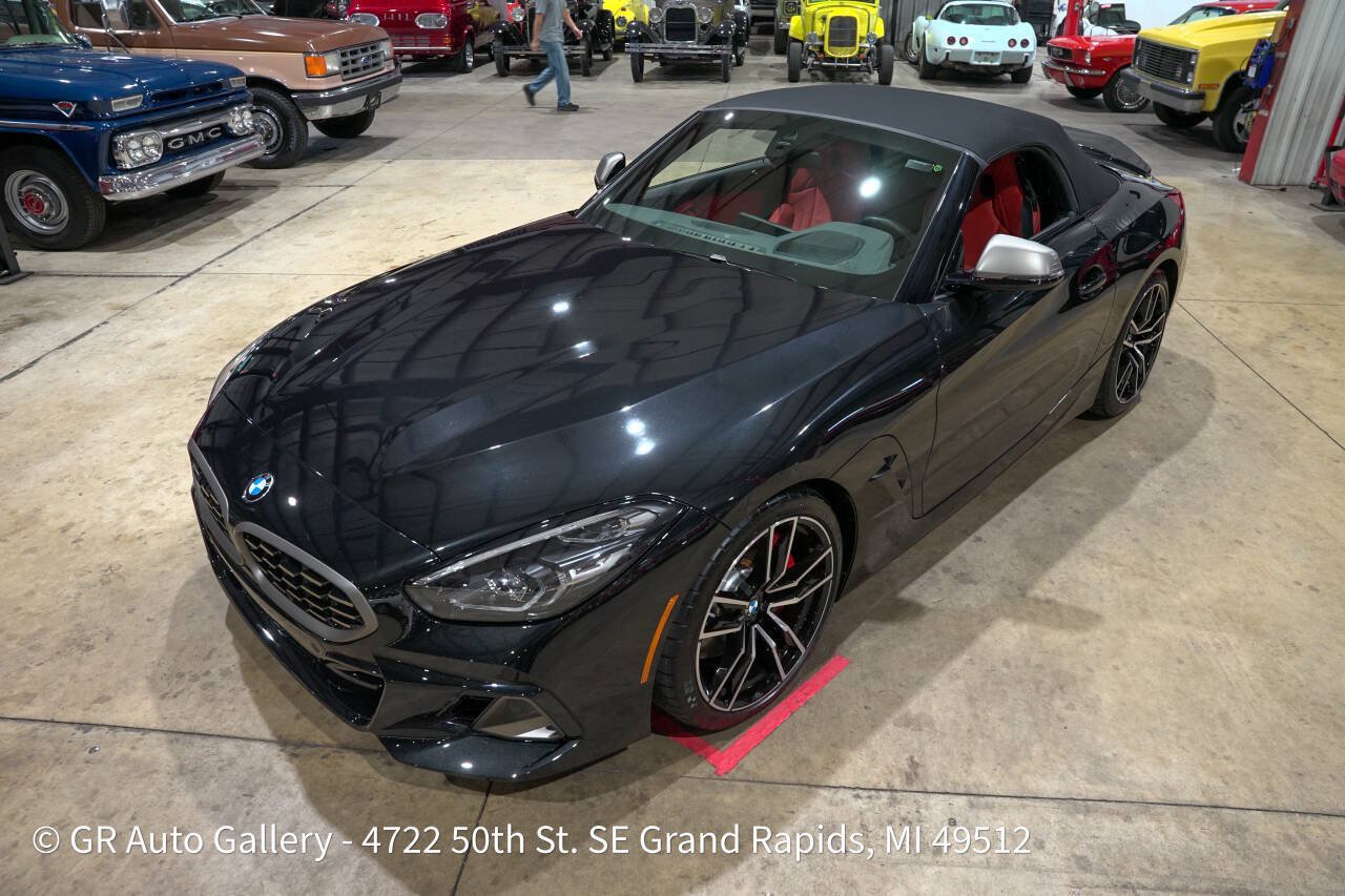 Used 2024 BMW Z4 M40i w/ Premium Package RWD image 31