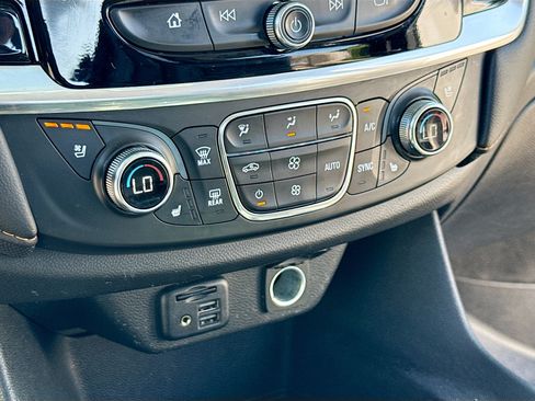 Used 2021 Chevrolet Traverse Premier w/ Redline Edition AWD/4WD image 11
