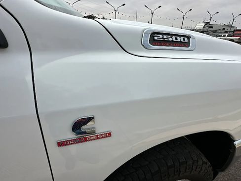Used 2020 RAM 2500 Tradesman w/ Chrome Appearance Group AWD/4WD image 7