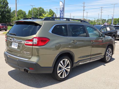 Used 2022 Subaru Ascent Limited w/ Technology Package AWD/4WD image 3