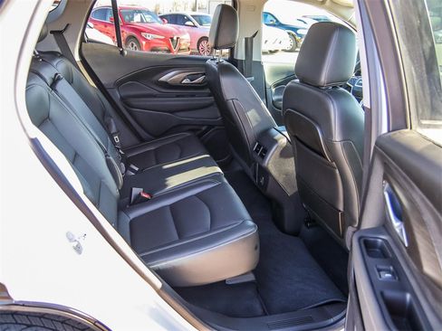 Certified 2023 GMC Terrain SLT image 21