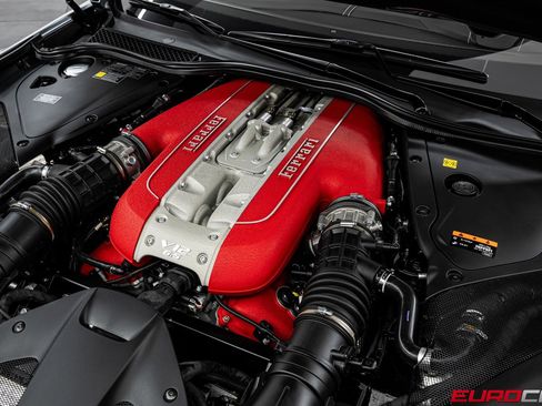 Used 2022 Ferrari 812 GTS image 11