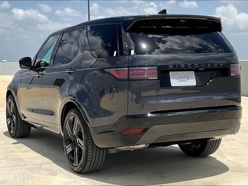 New 2025 Land Rover Discovery Dynamic SE image 3