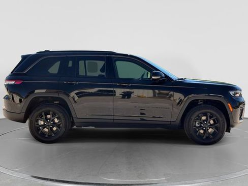 New 2026 Jeep Grand Cherokee Altitude AWD/4WD image 2