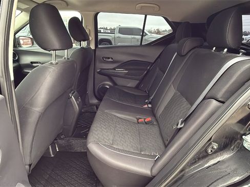 Used 2023 Nissan Kicks SV image 16