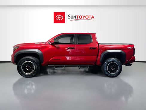 Used 2025 Toyota Tacoma TRD Off-Road AWD/4WD image 7