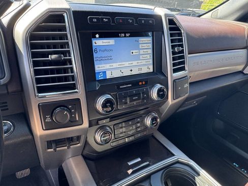 Used 2017 Ford F250 Platinum w/ Platinum Ultimate Package AWD/4WD image 17