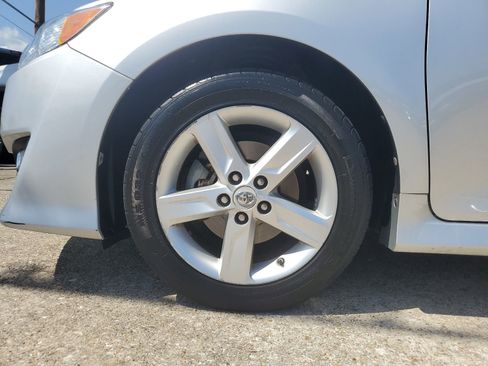 Used 2012 Toyota Camry SE FWD image 7