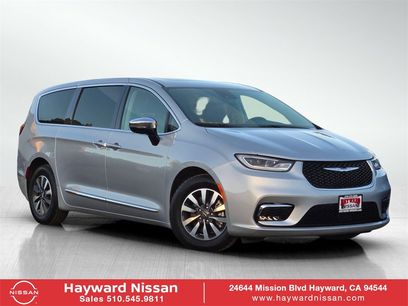 Used 2023 Chrysler Pacifica Limited