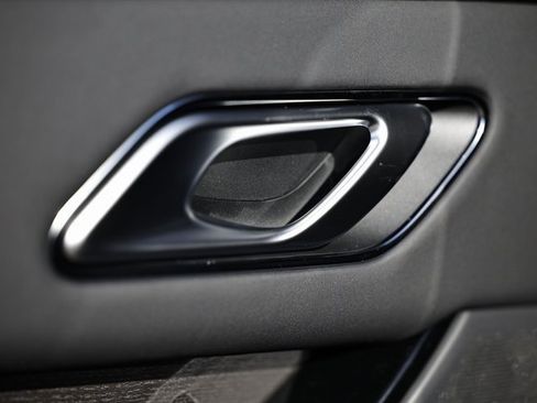 New 2026 Land Rover Range Rover Velar Dynamic SE image 31