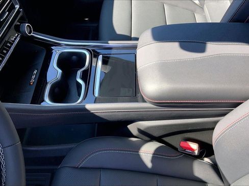 New 2026 Chevrolet Traverse Z71 w/ Enhanced Driving Package image 8