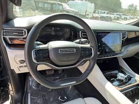 Certified 2025 Jeep Grand Wagoneer 4WD image 29