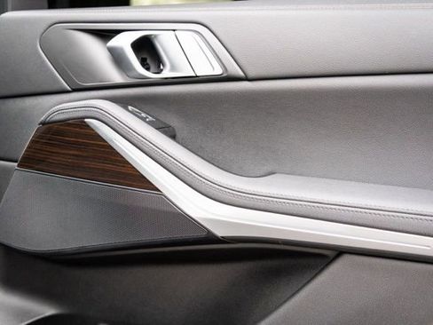 Used 2019 BMW X5 xDrive40i w/ Parking Assistance Package image 37