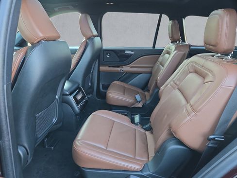 Used 2023 Lincoln Aviator Reserve w/ Elements Package Plus image 23