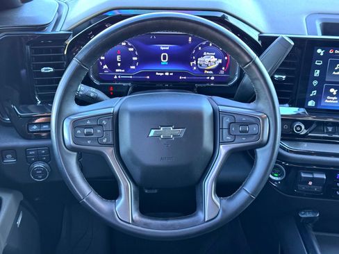 Used 2024 Chevrolet Silverado 2500 ZR2 w/ Technology Package image 29