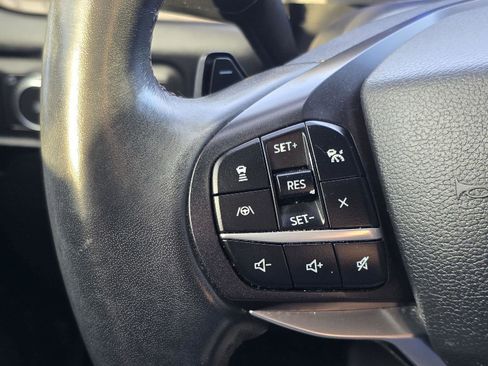 Used 2020 Ford Explorer Platinum w/ Premium Technology Package image 11