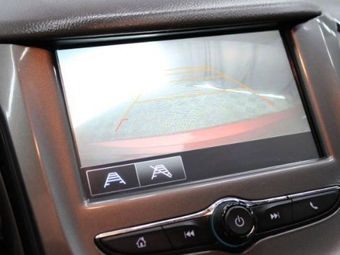 Used 2018 Chevrolet Cruze LT w/ Convenience Package FWD image 16