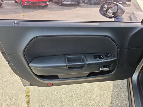 Used 2012 Dodge Challenger R/T image 10