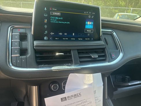 Used 2023 Chevrolet Suburban Premier image 11