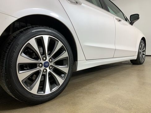 Used 2019 Ford Fusion SE image 9